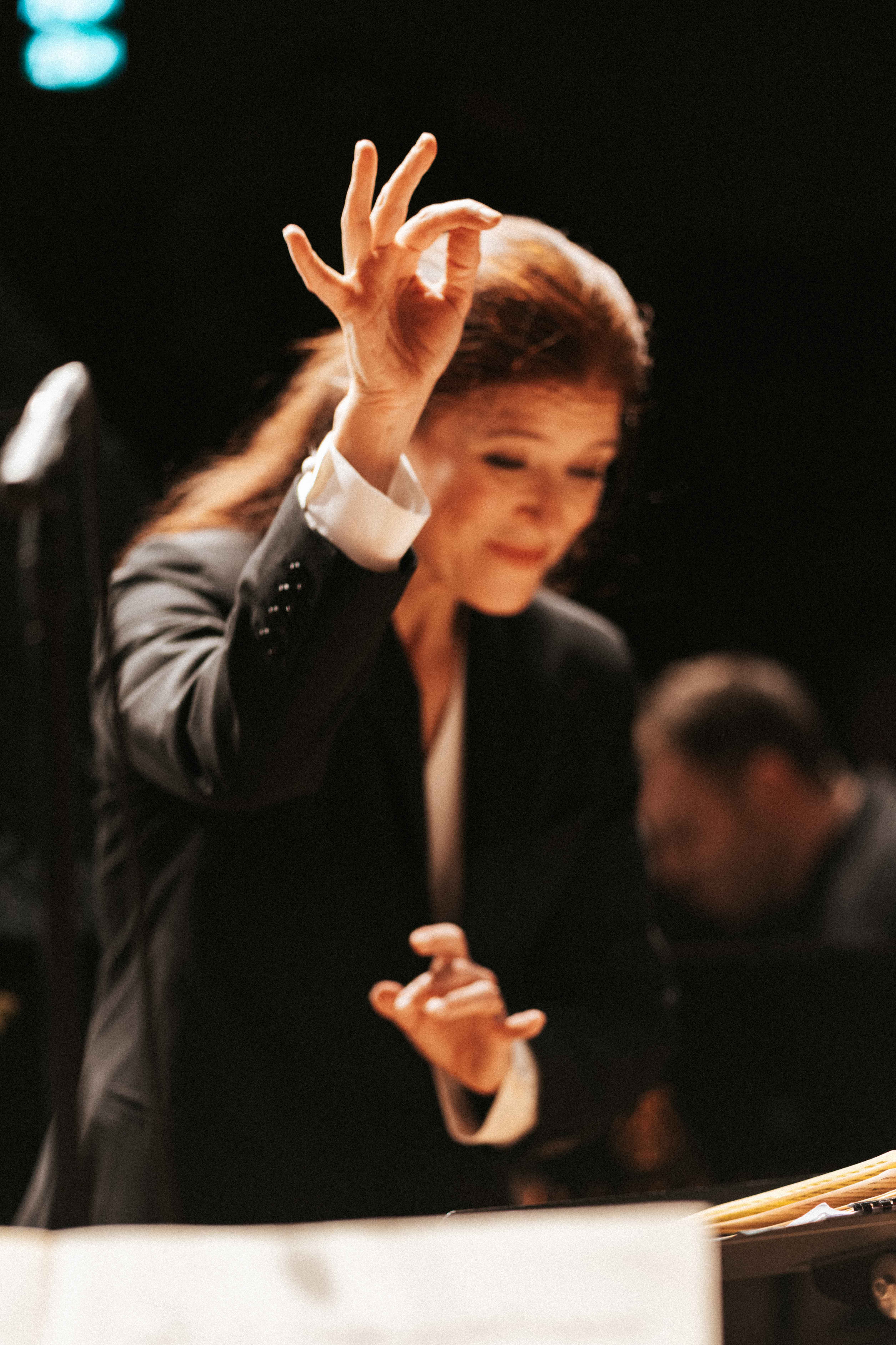 Débora Waldman dirige l’orchestre Idomeneo à la salle Cortot avec David Kadouch au piano